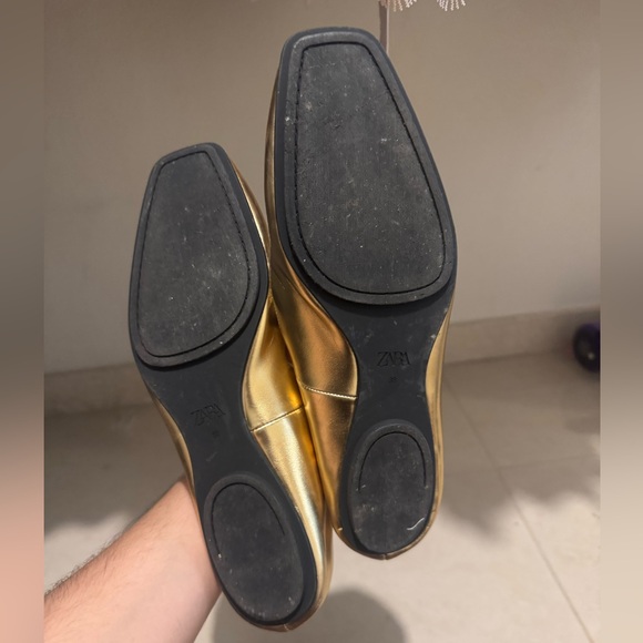Zara Gold Flats - Picture 2 of 2